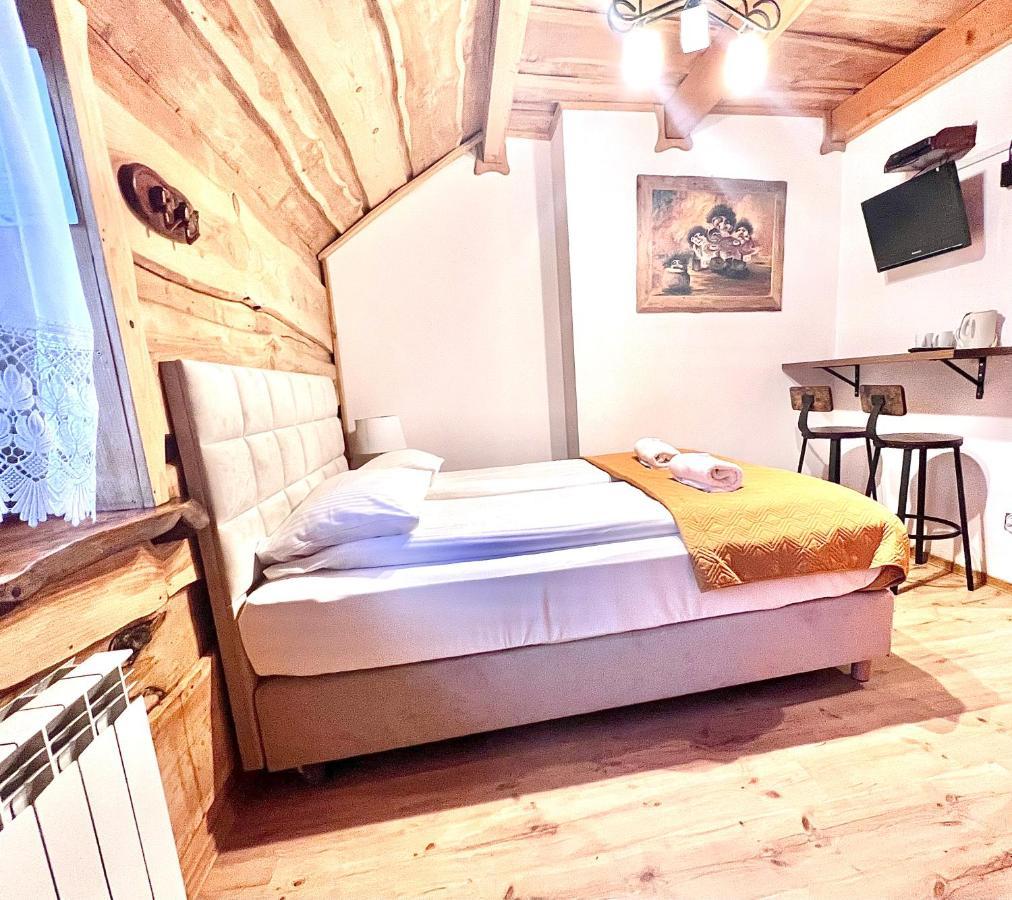 Troll Bed & Breakfast ชิสนา ภายนอก รูปภาพ