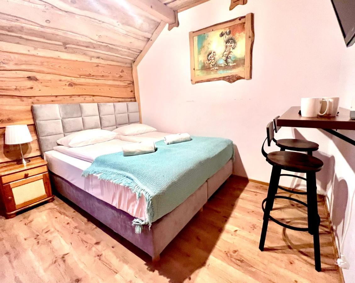 Troll Bed & Breakfast ชิสนา ภายนอก รูปภาพ